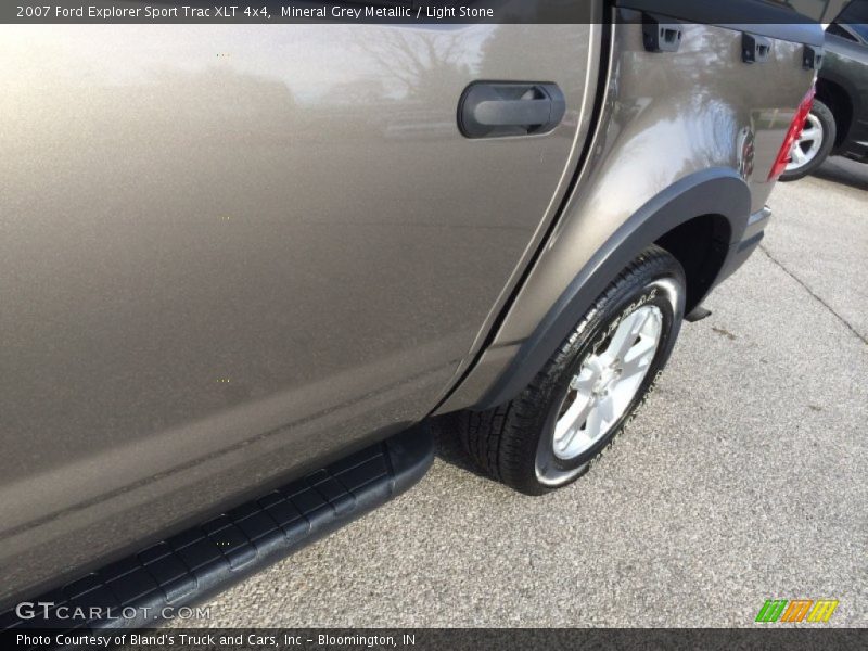 Mineral Grey Metallic / Light Stone 2007 Ford Explorer Sport Trac XLT 4x4