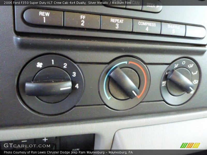 Silver Metallic / Medium Flint 2006 Ford F350 Super Duty XLT Crew Cab 4x4 Dually