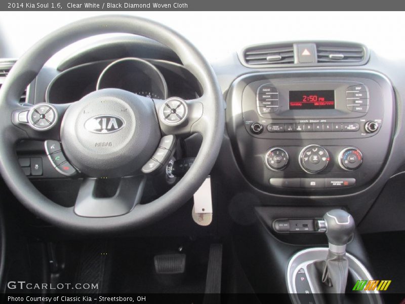 Clear White / Black Diamond Woven Cloth 2014 Kia Soul 1.6
