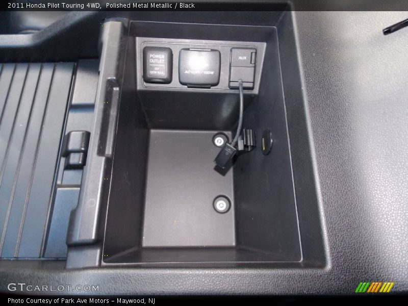 Polished Metal Metallic / Black 2011 Honda Pilot Touring 4WD