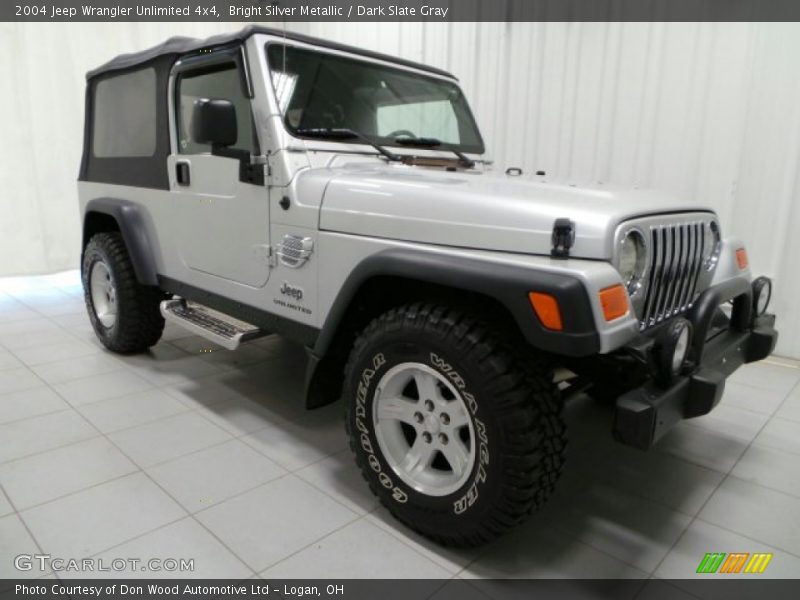 Bright Silver Metallic / Dark Slate Gray 2004 Jeep Wrangler Unlimited 4x4