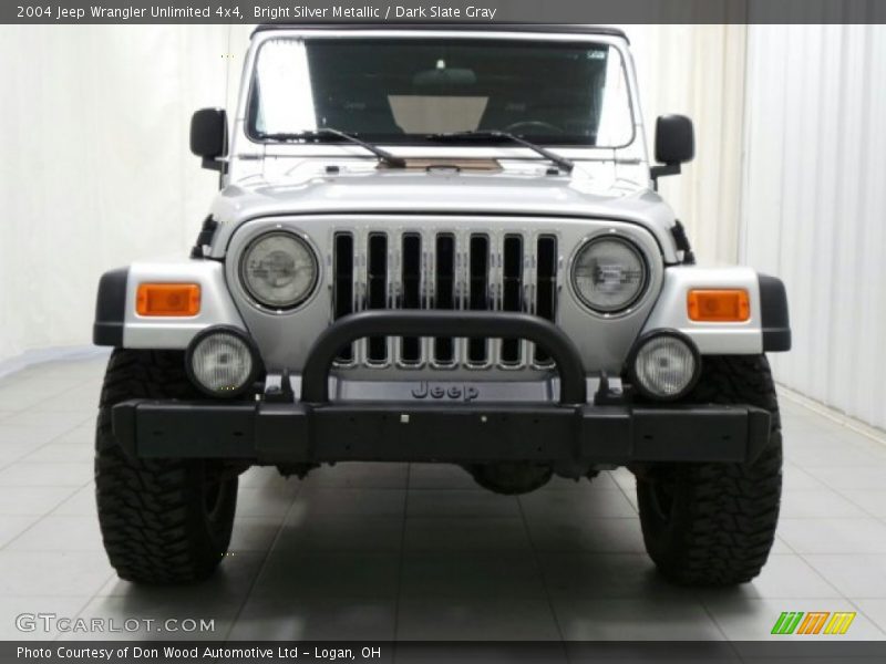 Bright Silver Metallic / Dark Slate Gray 2004 Jeep Wrangler Unlimited 4x4