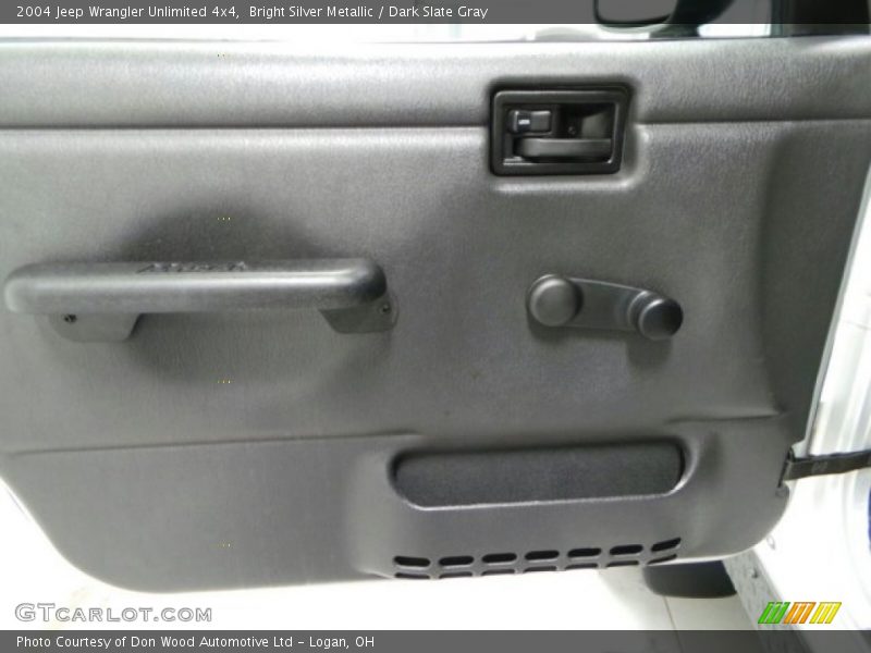 Bright Silver Metallic / Dark Slate Gray 2004 Jeep Wrangler Unlimited 4x4