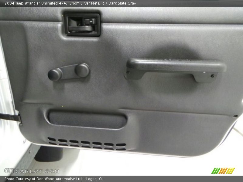 Bright Silver Metallic / Dark Slate Gray 2004 Jeep Wrangler Unlimited 4x4