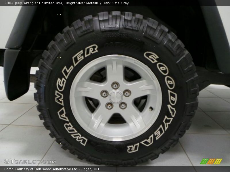 Bright Silver Metallic / Dark Slate Gray 2004 Jeep Wrangler Unlimited 4x4