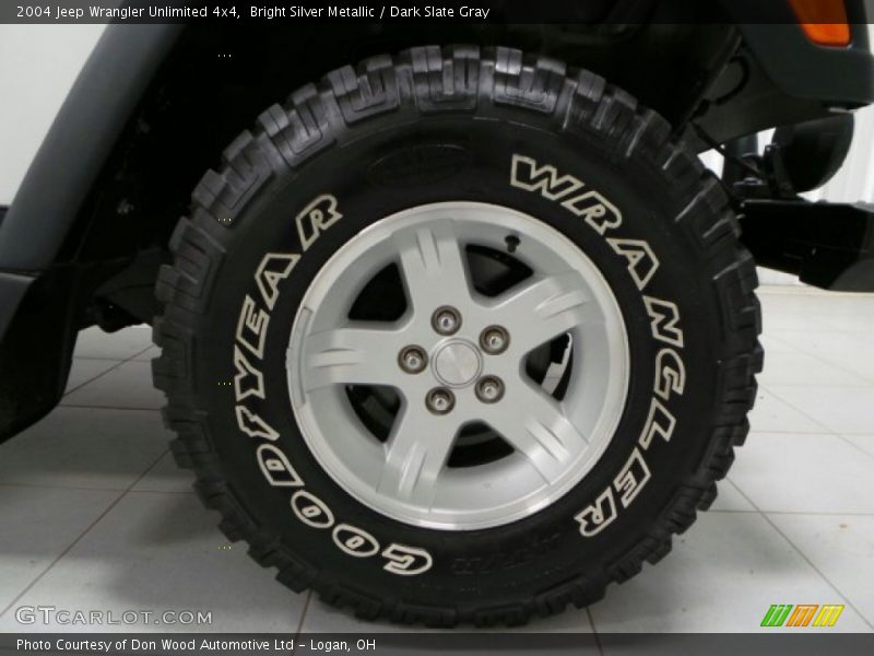 Bright Silver Metallic / Dark Slate Gray 2004 Jeep Wrangler Unlimited 4x4