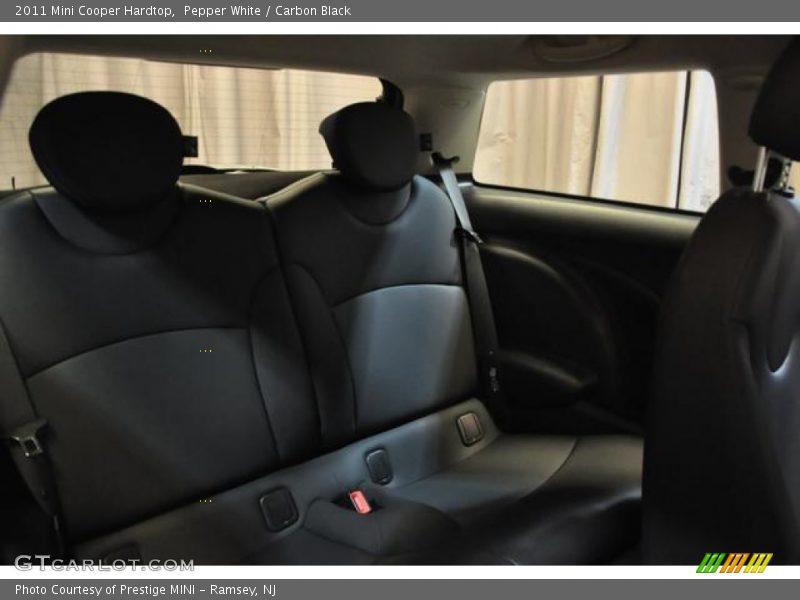 Pepper White / Carbon Black 2011 Mini Cooper Hardtop