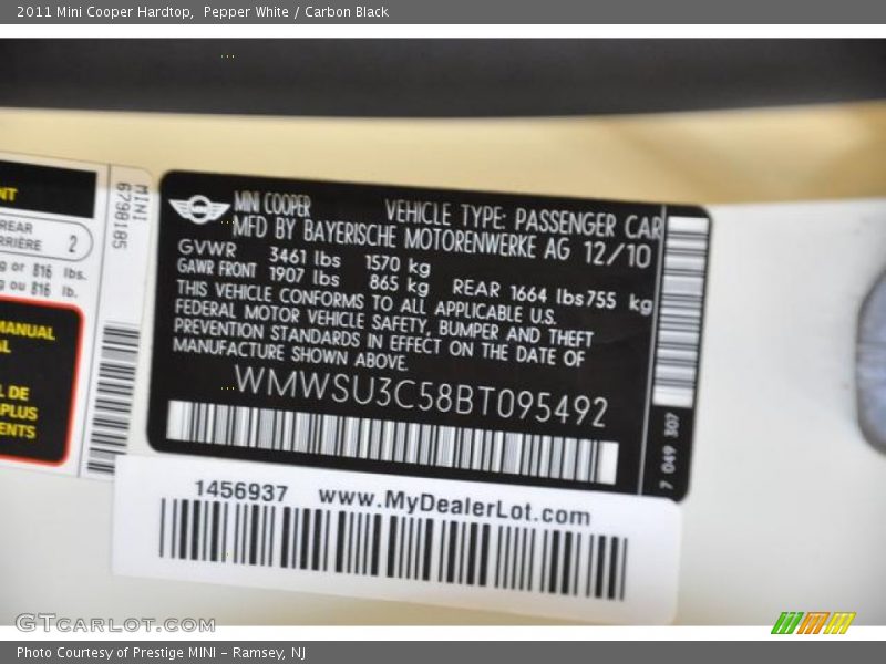 Pepper White / Carbon Black 2011 Mini Cooper Hardtop