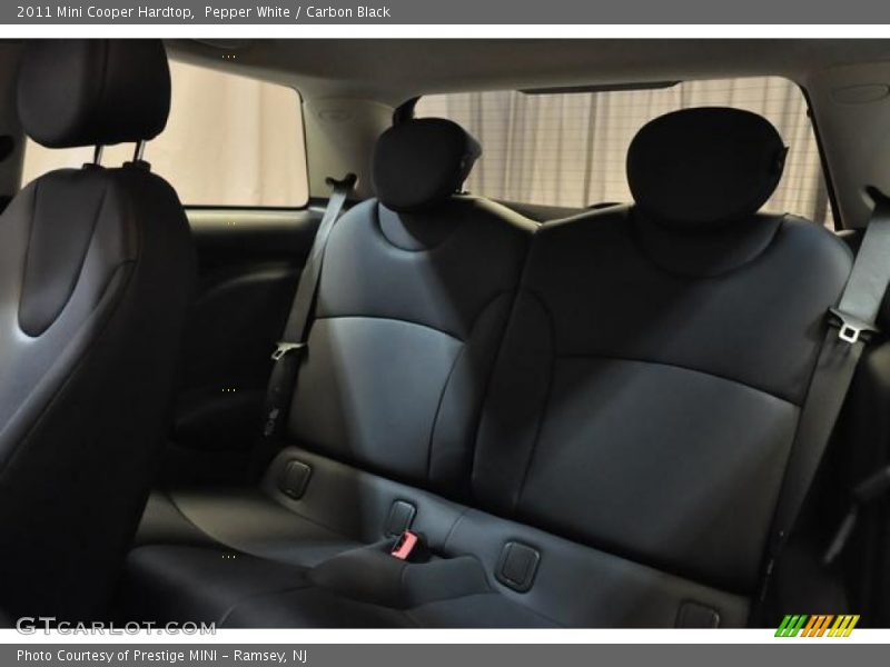 Pepper White / Carbon Black 2011 Mini Cooper Hardtop