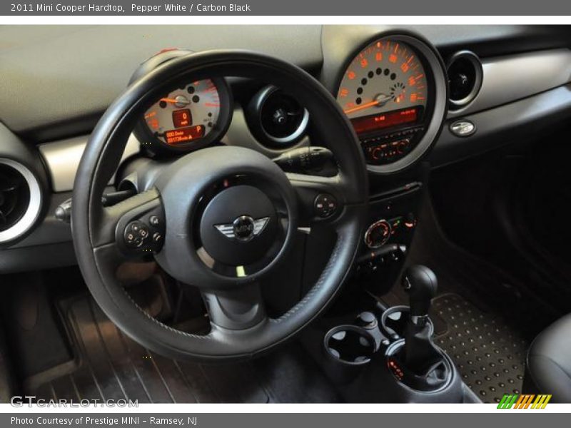 Pepper White / Carbon Black 2011 Mini Cooper Hardtop