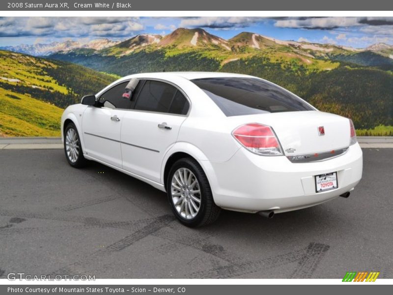 Cream White / Black 2008 Saturn Aura XR