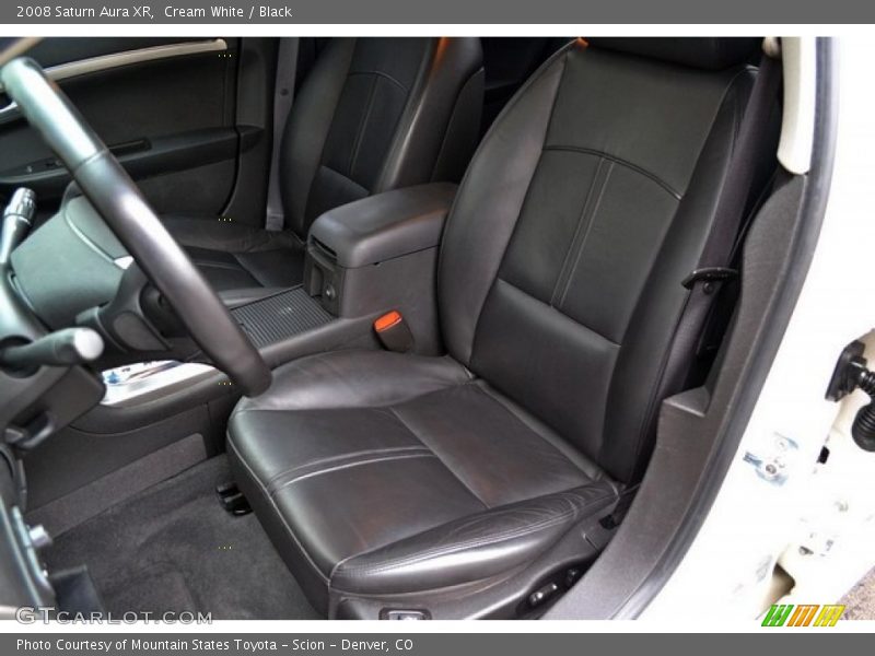 Cream White / Black 2008 Saturn Aura XR