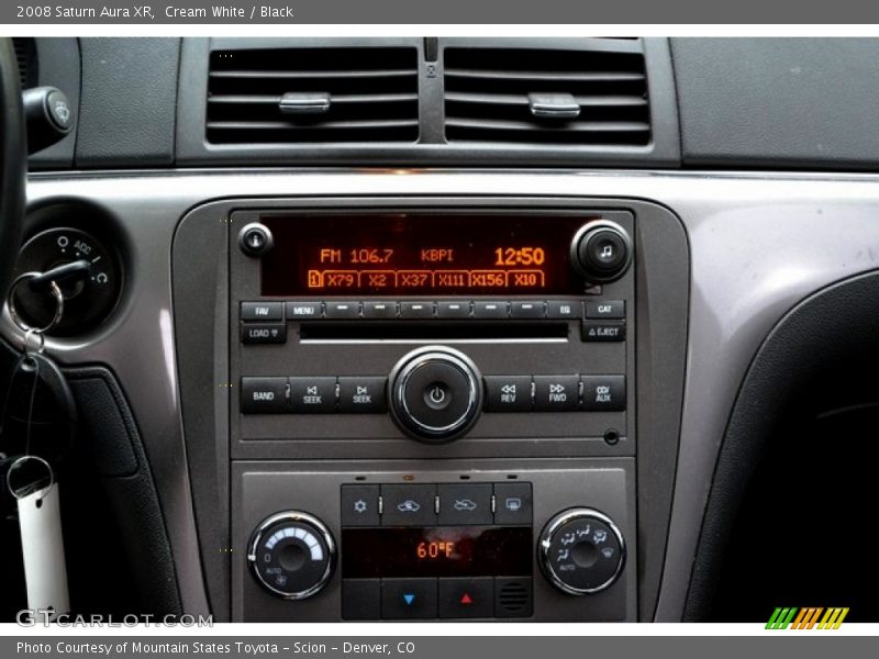 Cream White / Black 2008 Saturn Aura XR