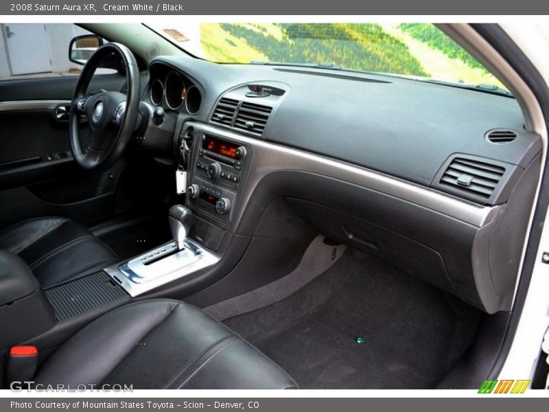Cream White / Black 2008 Saturn Aura XR