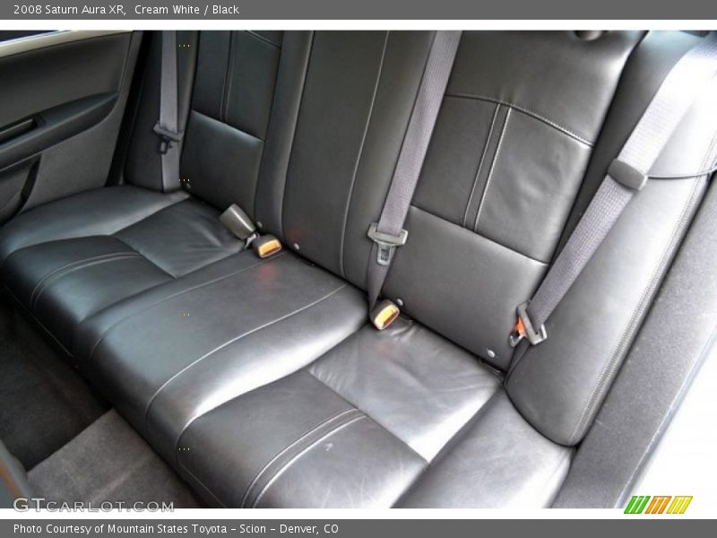 Cream White / Black 2008 Saturn Aura XR