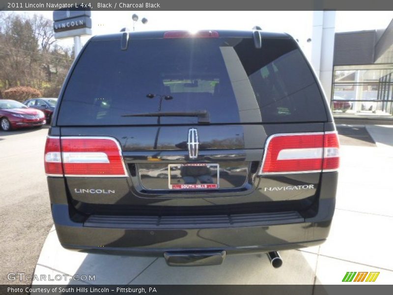 Black / Charcoal Black 2011 Lincoln Navigator L 4x4