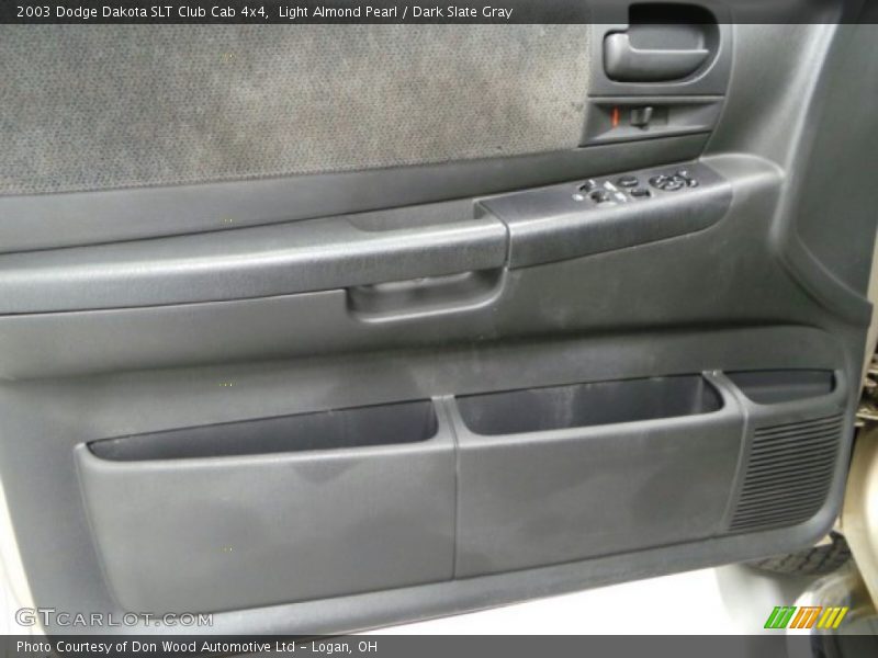 Light Almond Pearl / Dark Slate Gray 2003 Dodge Dakota SLT Club Cab 4x4