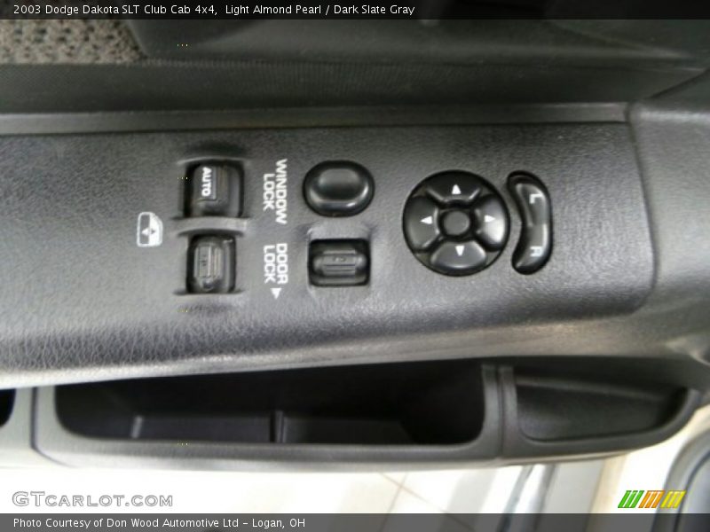 Light Almond Pearl / Dark Slate Gray 2003 Dodge Dakota SLT Club Cab 4x4