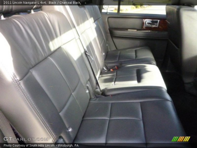 Black / Charcoal Black 2011 Lincoln Navigator L 4x4