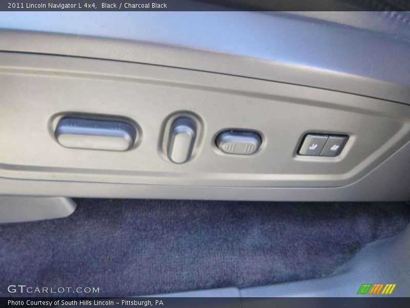 Black / Charcoal Black 2011 Lincoln Navigator L 4x4