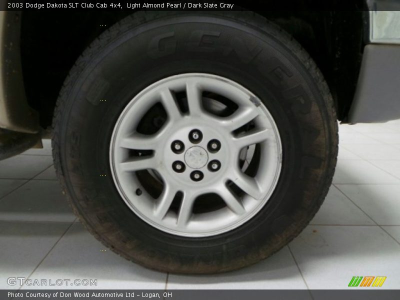 Light Almond Pearl / Dark Slate Gray 2003 Dodge Dakota SLT Club Cab 4x4
