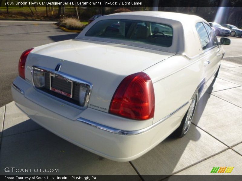 Ceramic White Tri-Coat / Light Camel 2006 Lincoln Town Car Designer Series