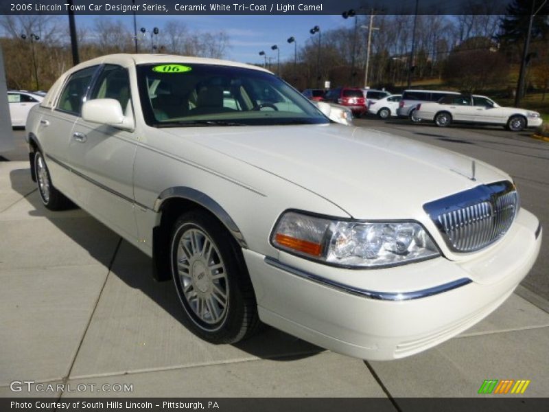 Ceramic White Tri-Coat / Light Camel 2006 Lincoln Town Car Designer Series