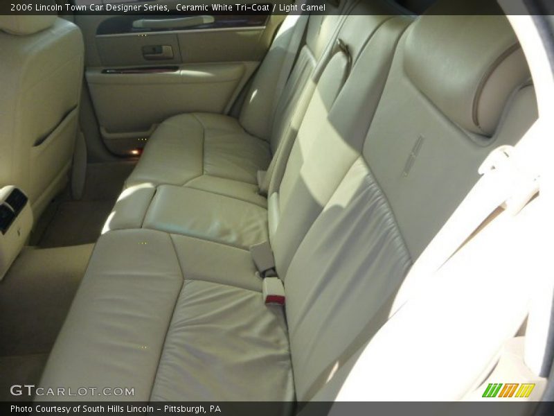 Ceramic White Tri-Coat / Light Camel 2006 Lincoln Town Car Designer Series