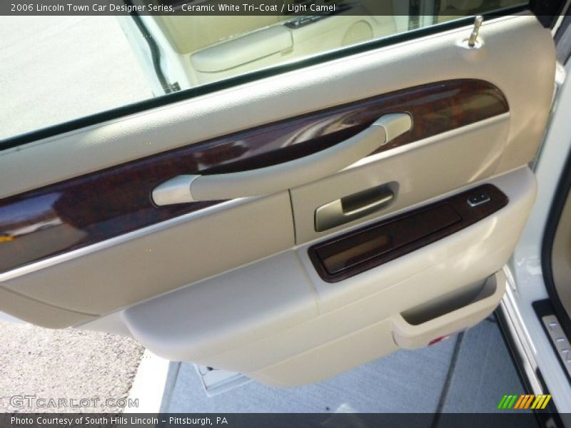 Ceramic White Tri-Coat / Light Camel 2006 Lincoln Town Car Designer Series