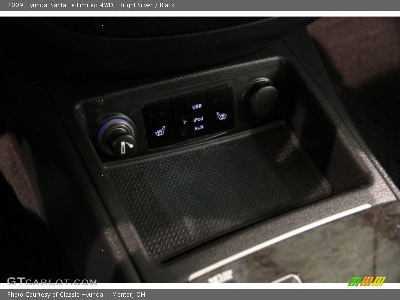 Bright Silver / Black 2009 Hyundai Santa Fe Limited 4WD