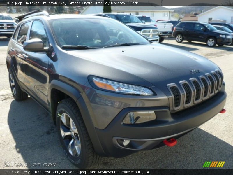 Front 3/4 View of 2014 Cherokee Trailhawk 4x4