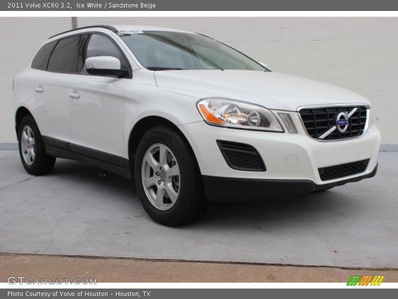 Ice White / Sandstone Beige 2011 Volvo XC60 3.2
