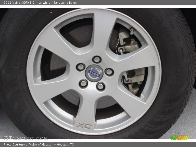 Ice White / Sandstone Beige 2011 Volvo XC60 3.2