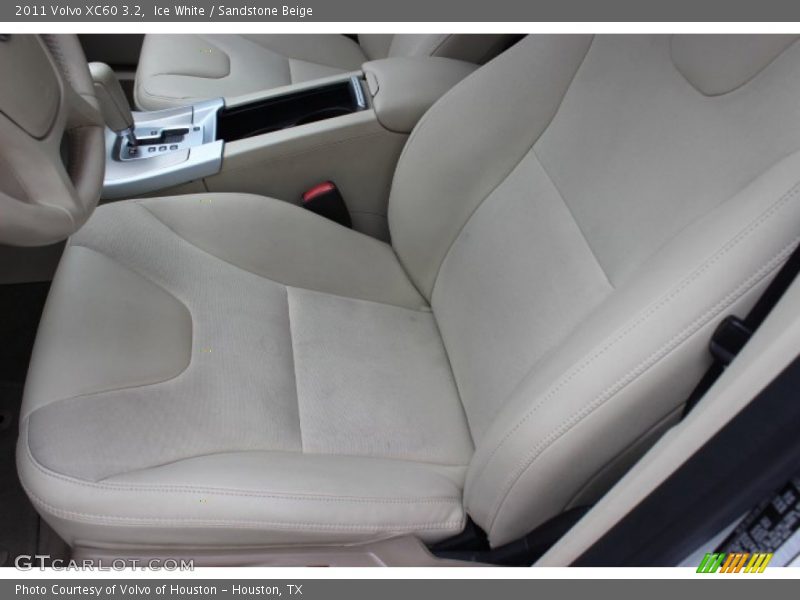Ice White / Sandstone Beige 2011 Volvo XC60 3.2