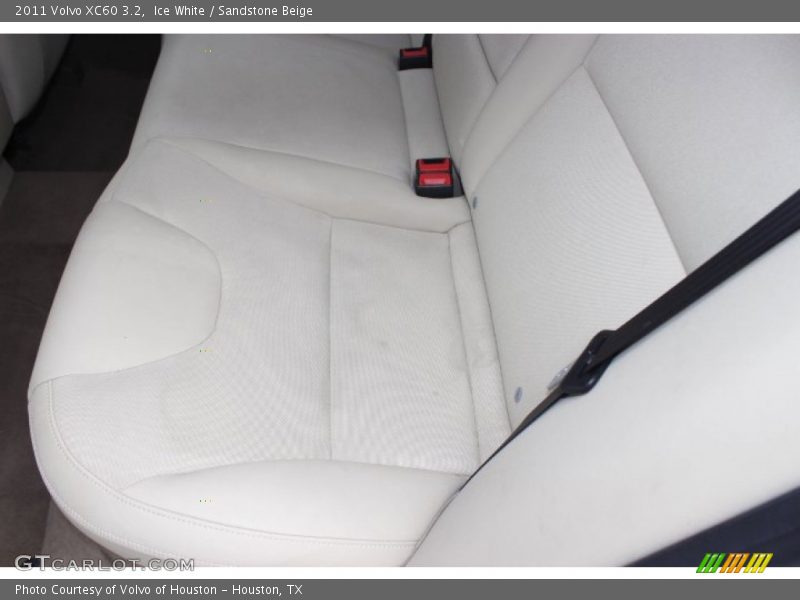 Ice White / Sandstone Beige 2011 Volvo XC60 3.2