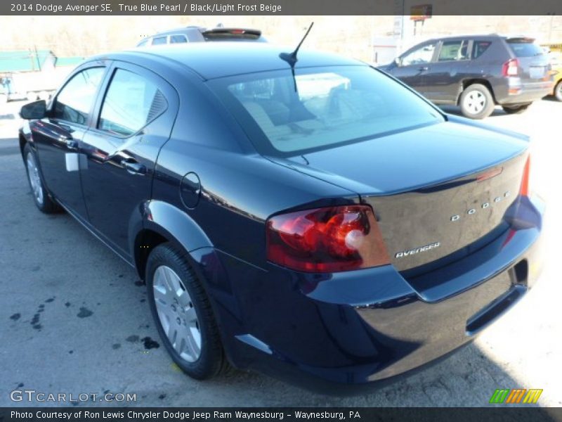 True Blue Pearl / Black/Light Frost Beige 2014 Dodge Avenger SE