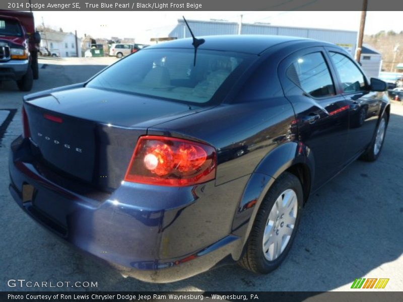 True Blue Pearl / Black/Light Frost Beige 2014 Dodge Avenger SE