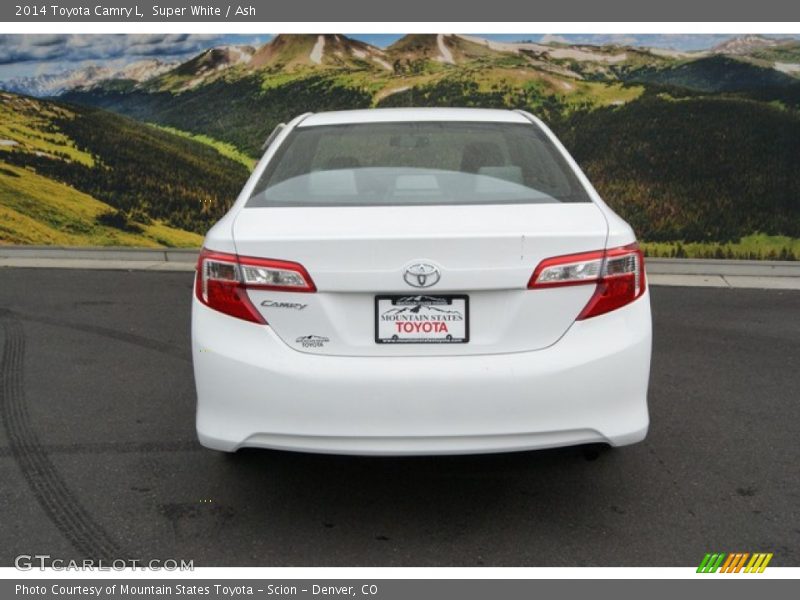 Super White / Ash 2014 Toyota Camry L