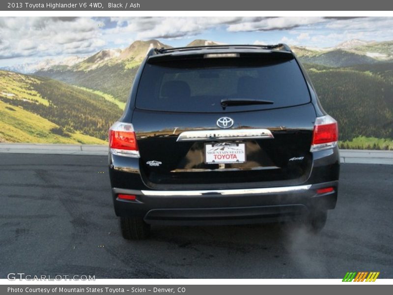 Black / Ash 2013 Toyota Highlander V6 4WD