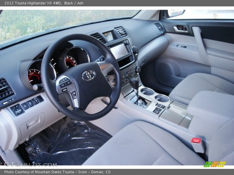 Black / Ash 2013 Toyota Highlander V6 4WD