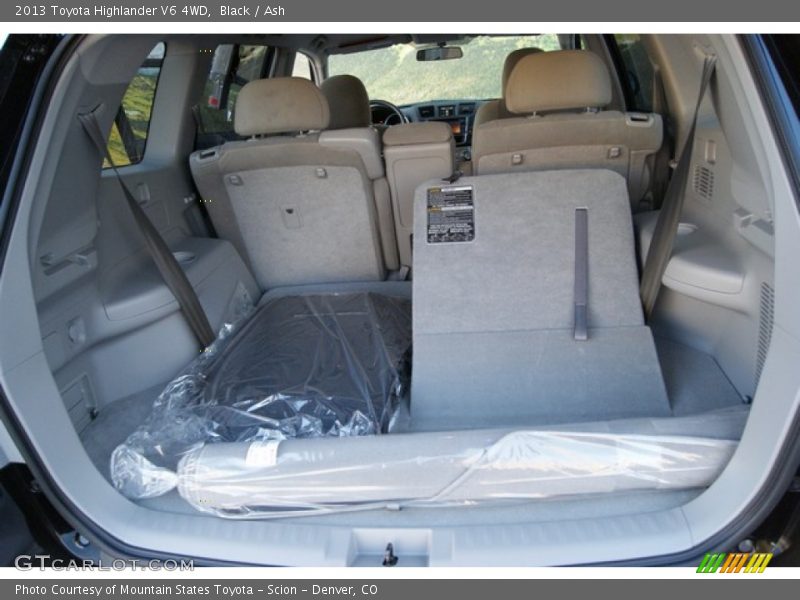 Black / Ash 2013 Toyota Highlander V6 4WD