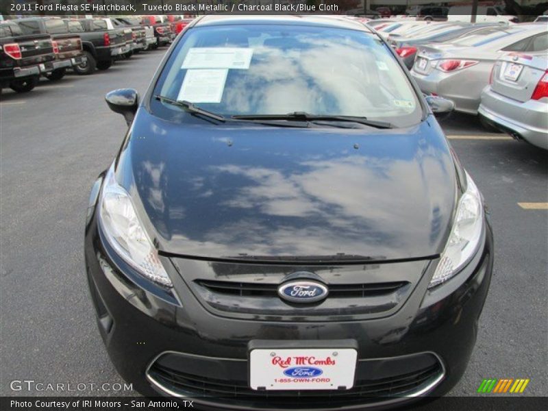 Tuxedo Black Metallic / Charcoal Black/Blue Cloth 2011 Ford Fiesta SE Hatchback