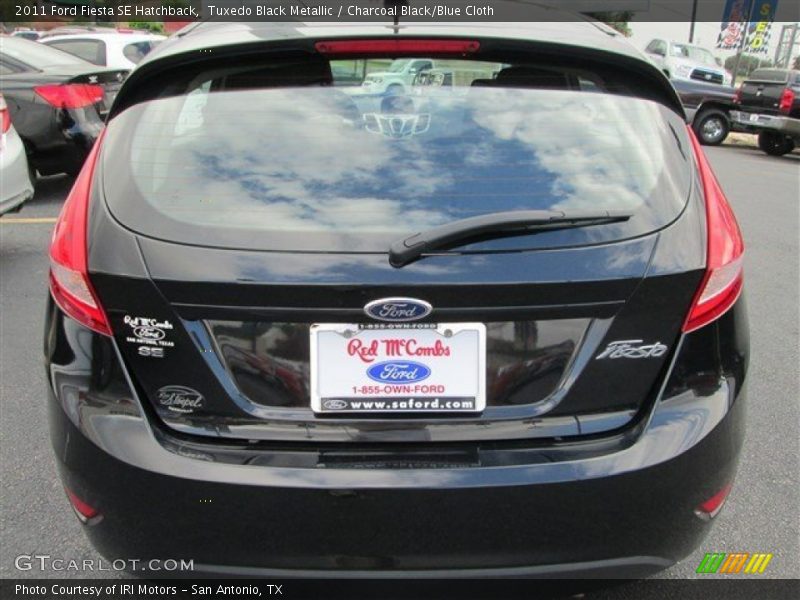 Tuxedo Black Metallic / Charcoal Black/Blue Cloth 2011 Ford Fiesta SE Hatchback