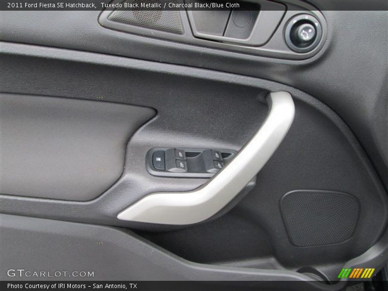 Tuxedo Black Metallic / Charcoal Black/Blue Cloth 2011 Ford Fiesta SE Hatchback