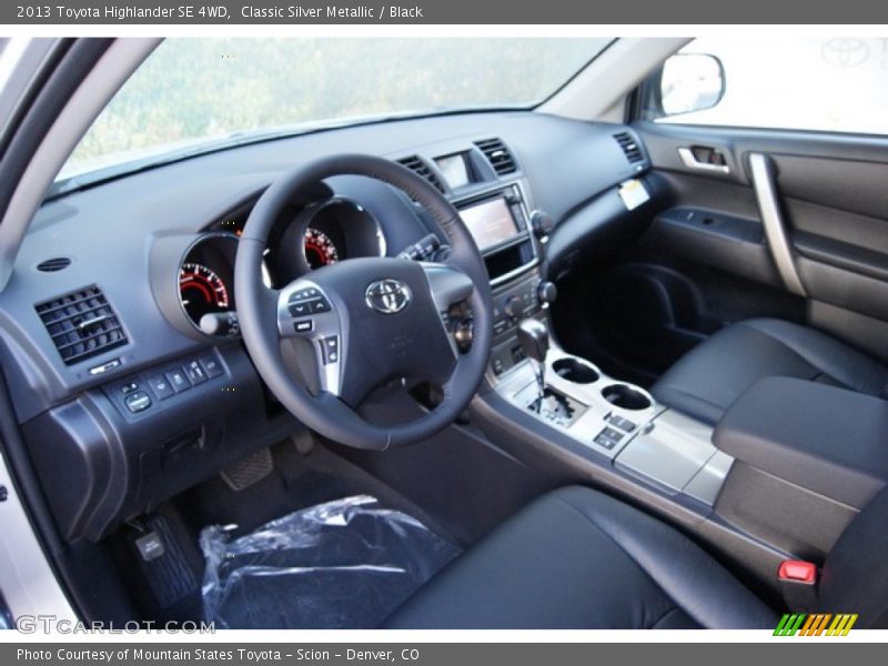 Classic Silver Metallic / Black 2013 Toyota Highlander SE 4WD