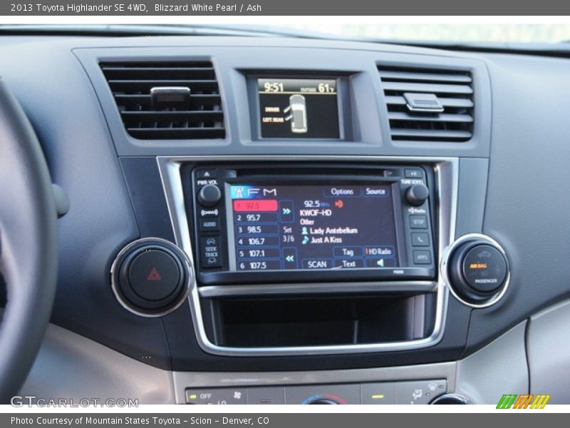 Blizzard White Pearl / Ash 2013 Toyota Highlander SE 4WD