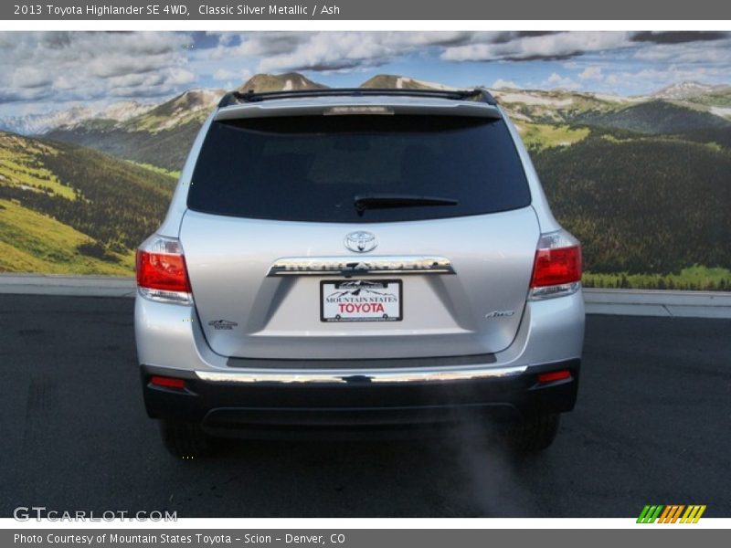 Classic Silver Metallic / Ash 2013 Toyota Highlander SE 4WD