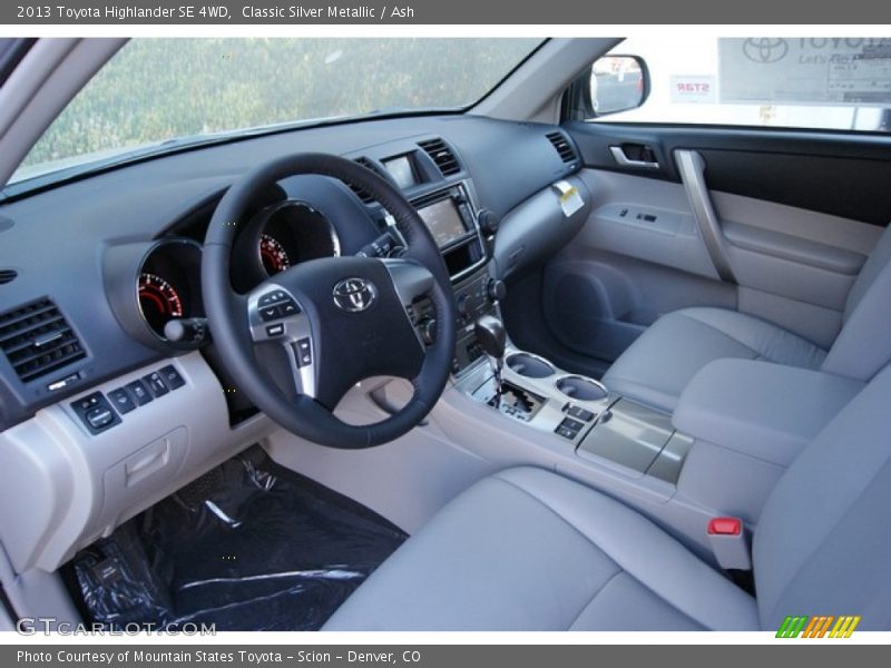 Classic Silver Metallic / Ash 2013 Toyota Highlander SE 4WD