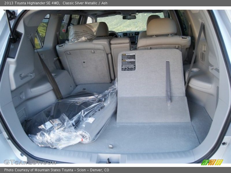Classic Silver Metallic / Ash 2013 Toyota Highlander SE 4WD