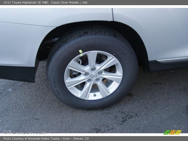 Classic Silver Metallic / Ash 2013 Toyota Highlander SE 4WD